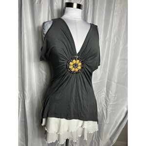Venus Womens Gray Cold Shoulder Beaded Medallion Ruched V-Neck Top XS